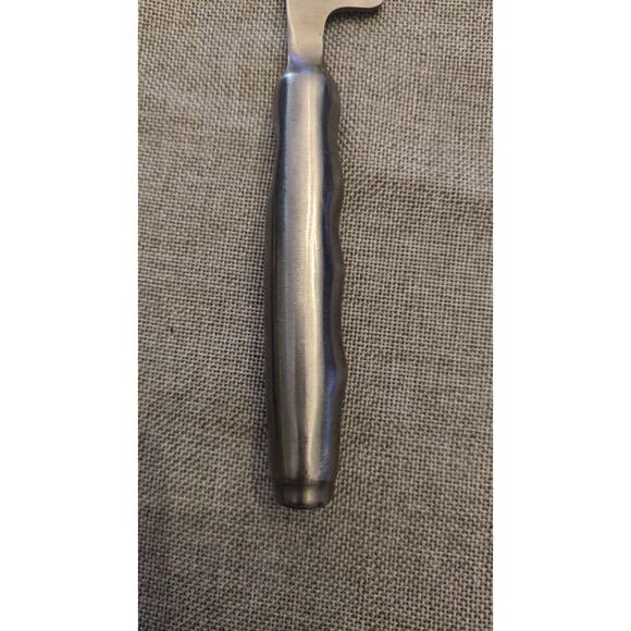 Stainless Steel Set of Four Vintage Steak Knives Serrated Blade, Thick Handle - Picture 4 of 7